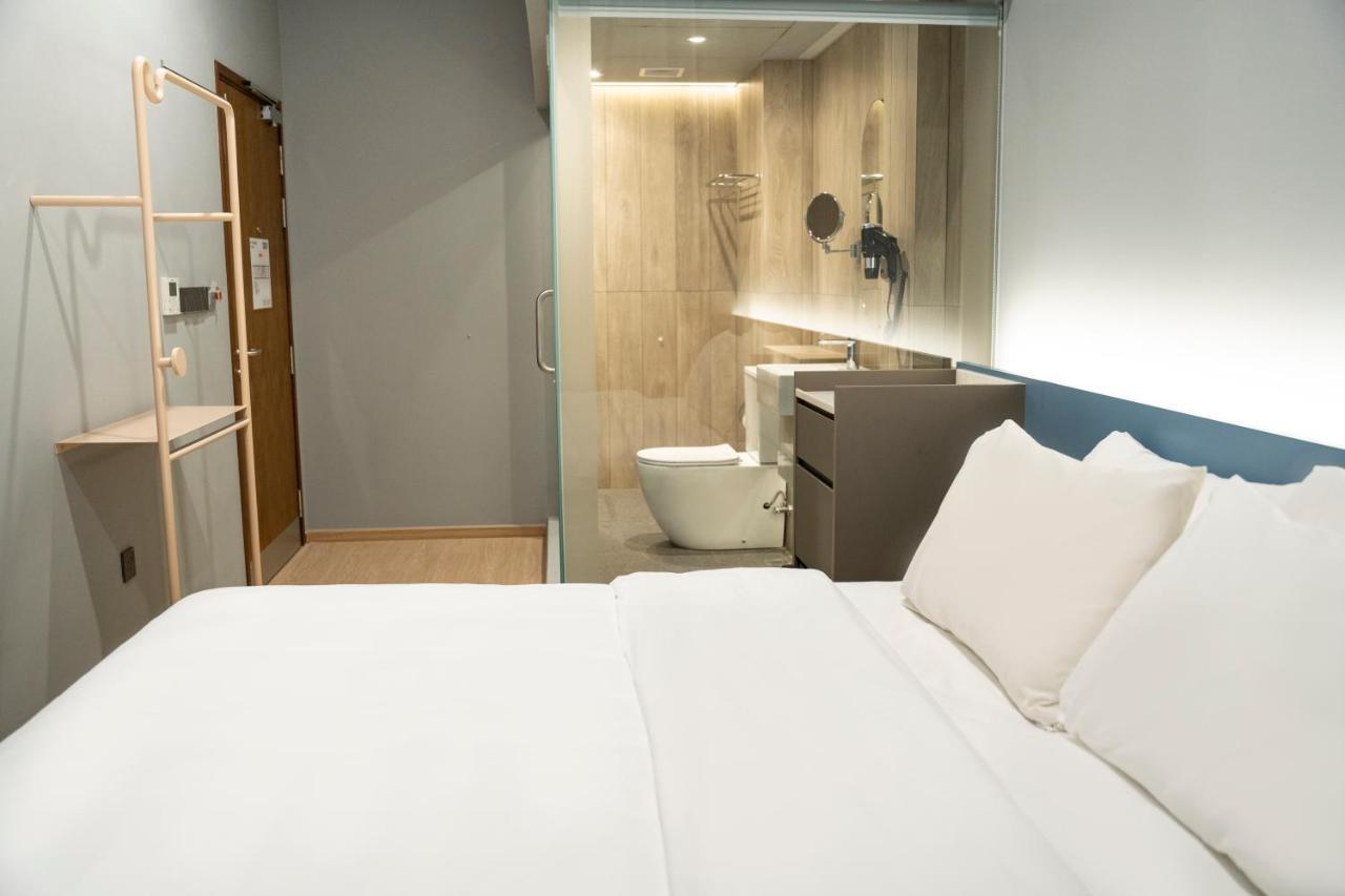 Hotel Bencoolen At Hong Kong Street Singapore Esterno foto